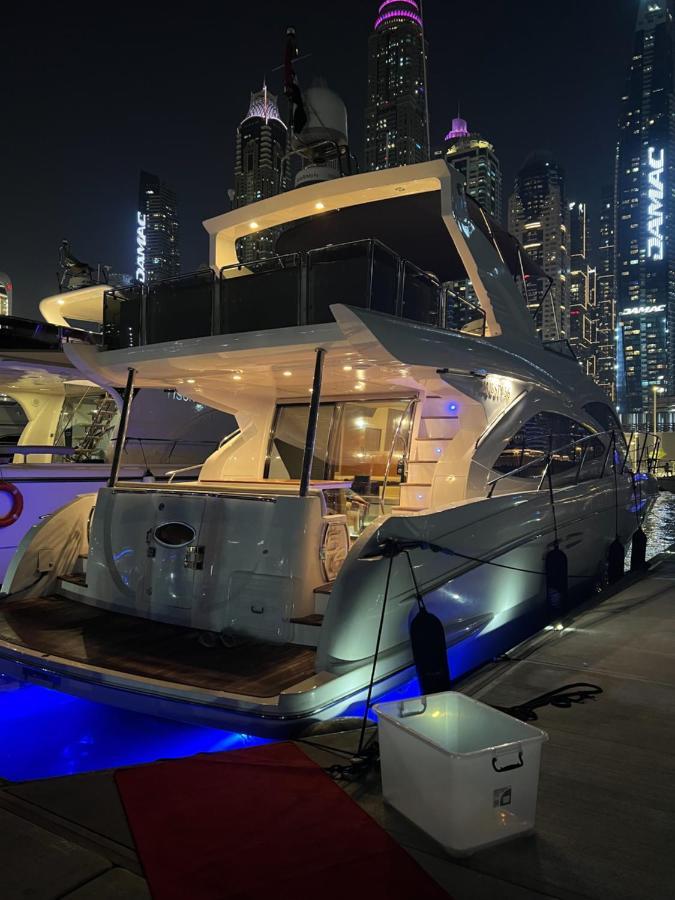 Lunar Plus Albergue